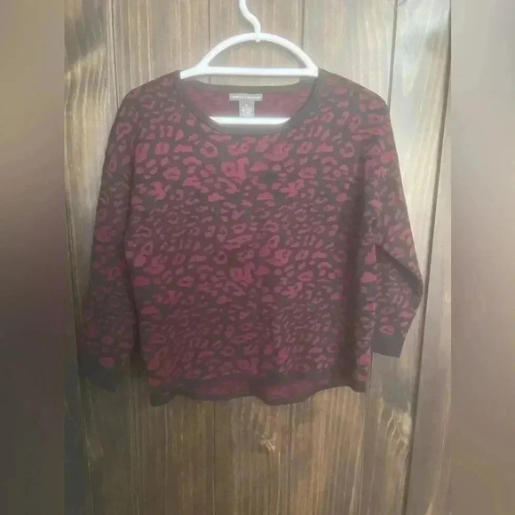 Burgundy Leopard Print Thick High-Low Sweater. Size: Medium - Picture 6 of 12